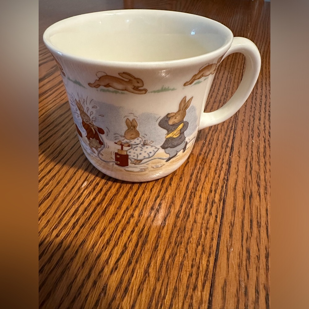 3 Royal Albert mugs - Picture 9 of 16